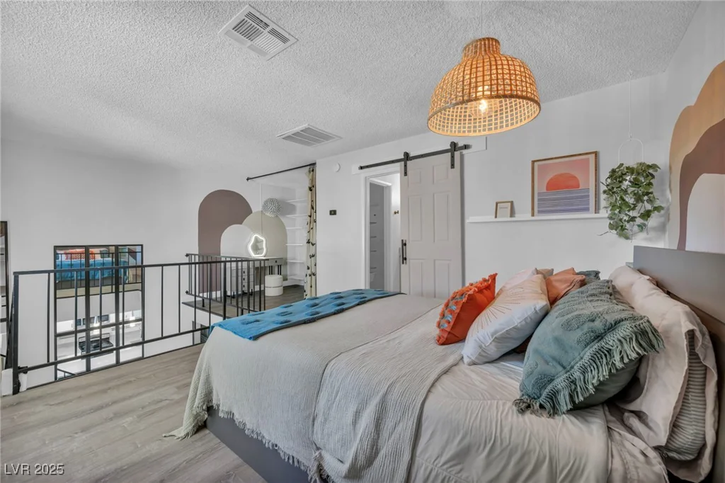 1025 Willow Tree, Las Vegas, NV 89128