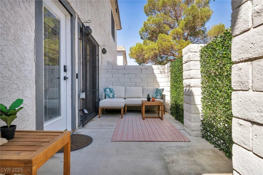 1025 Willow Tree, Las Vegas, NV 89128