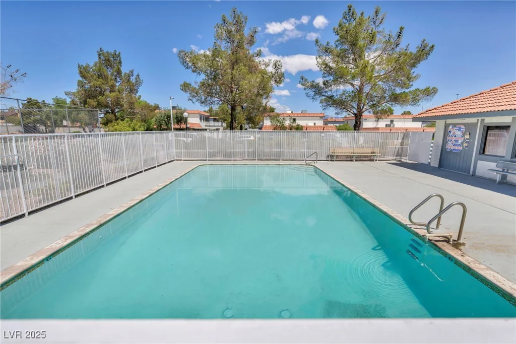 1025 Willow Tree, Las Vegas, NV 89128