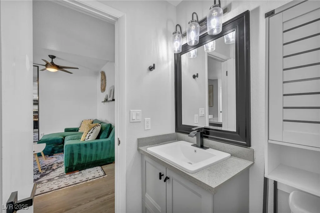 1025 Willow Tree, Las Vegas, NV 89128