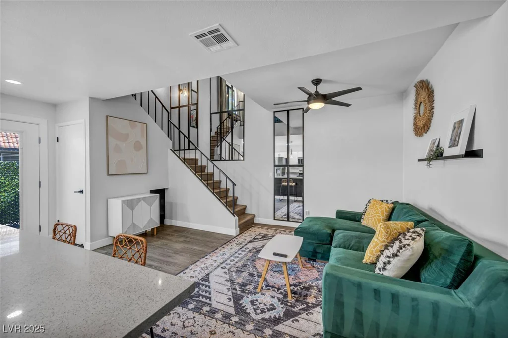 1025 Willow Tree, Las Vegas, NV 89128