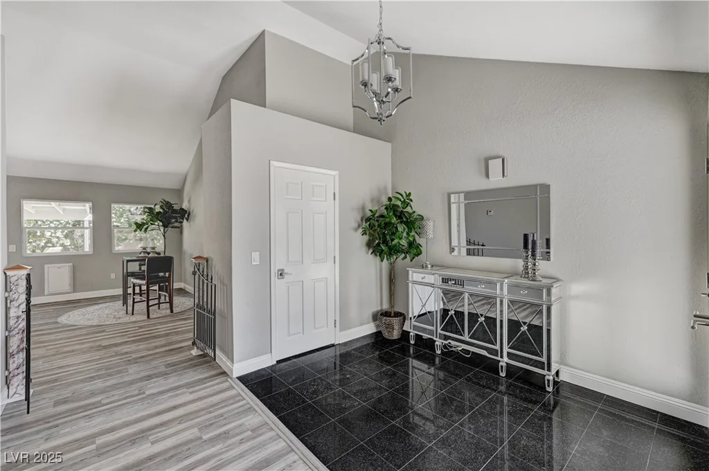 1940 Canterbury, Las Vegas, NV 89119