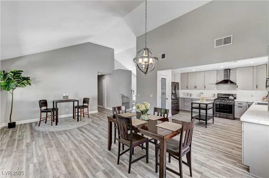 1940 Canterbury, Las Vegas, NV 89119
