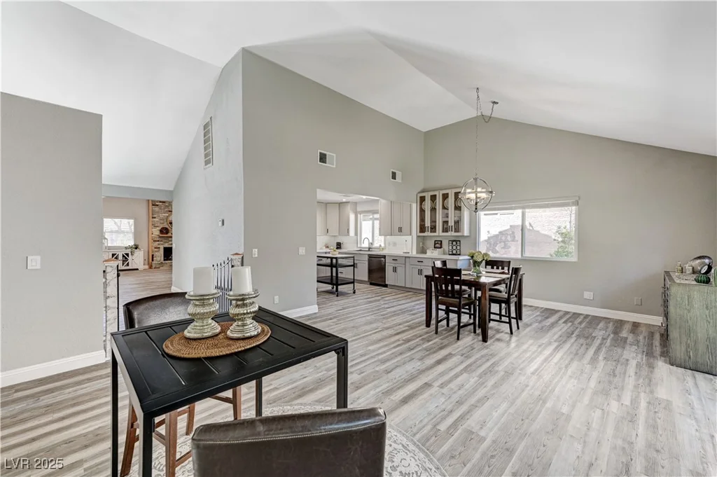 1940 Canterbury, Las Vegas, NV 89119