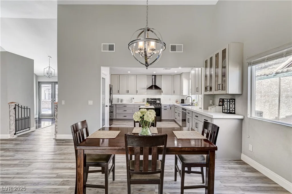 1940 Canterbury, Las Vegas, NV 89119