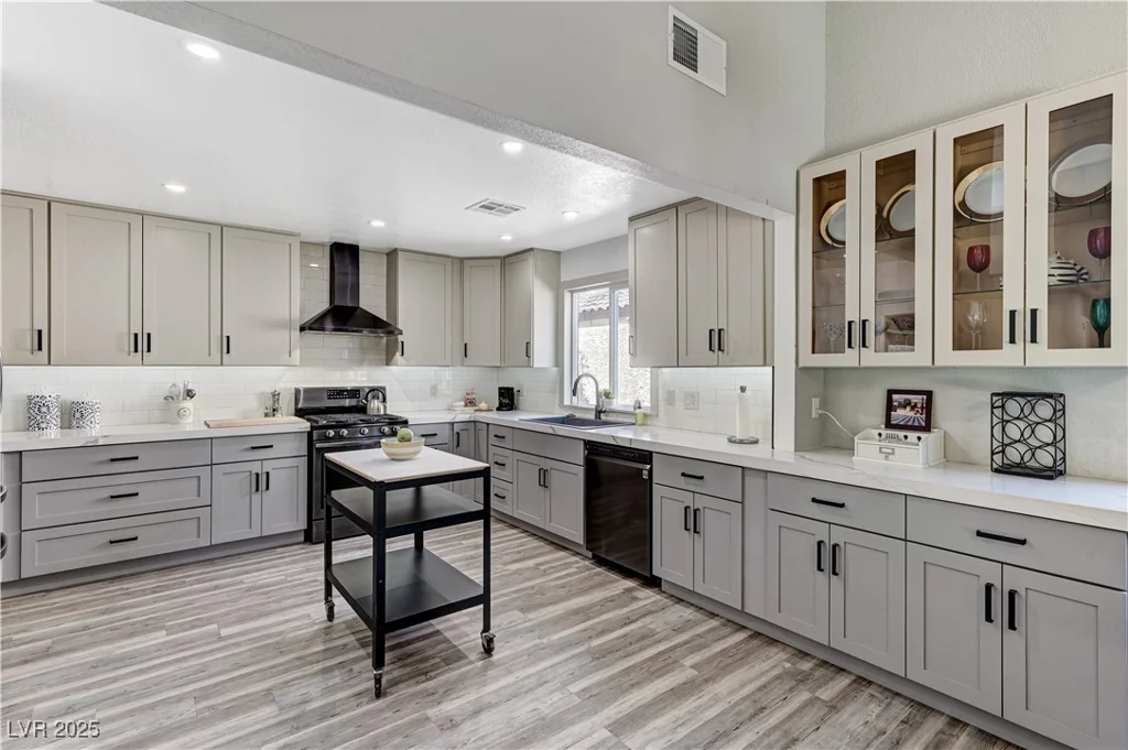 1940 Canterbury, Las Vegas, NV 89119