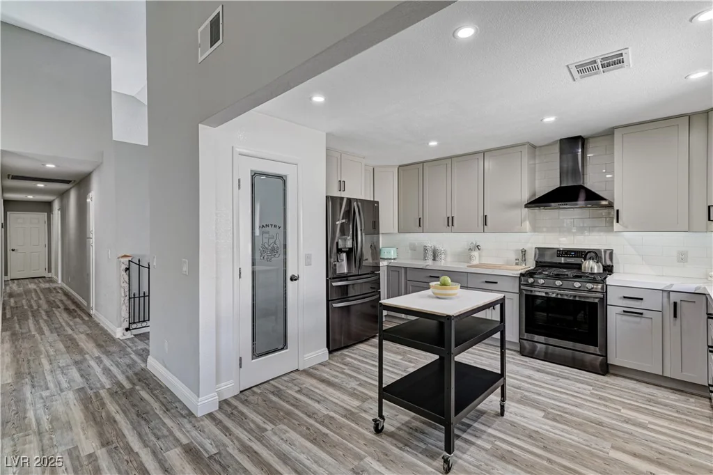 1940 Canterbury, Las Vegas, NV 89119