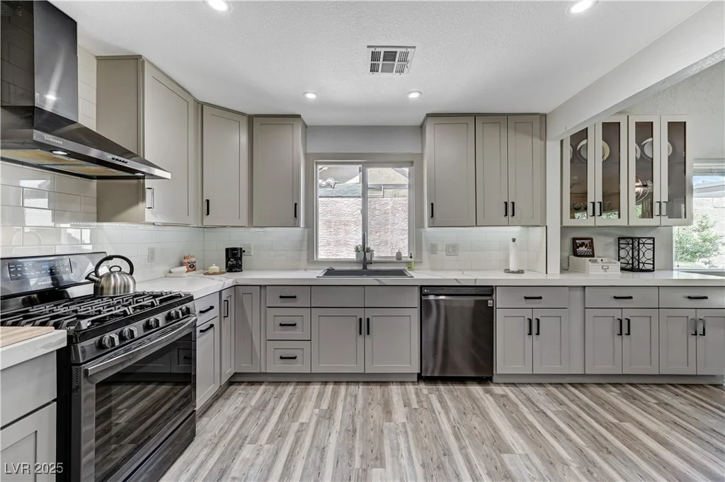 1940 Canterbury, Las Vegas, NV 89119