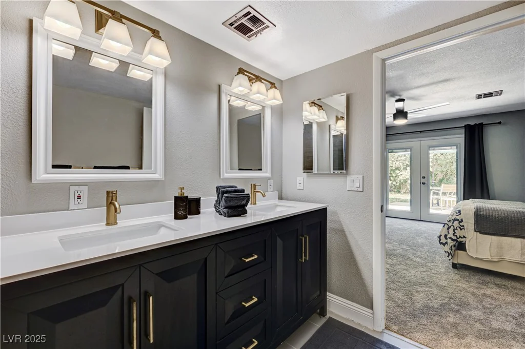 1940 Canterbury, Las Vegas, NV 89119