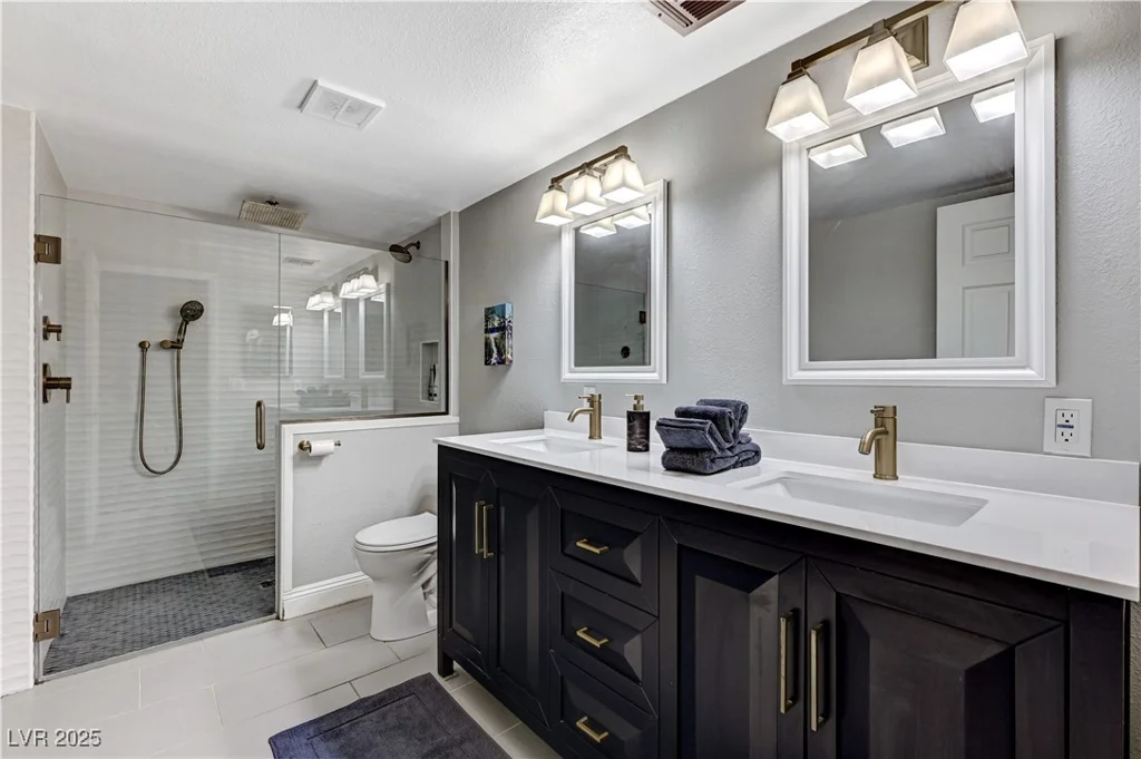 1940 Canterbury, Las Vegas, NV 89119