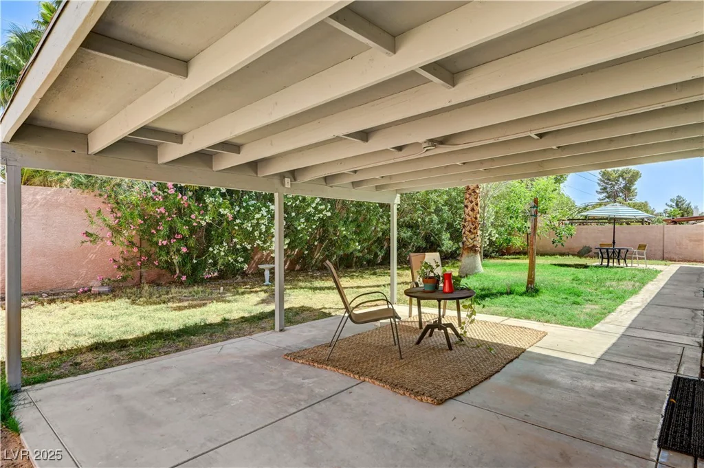 1940 Canterbury, Las Vegas, NV 89119