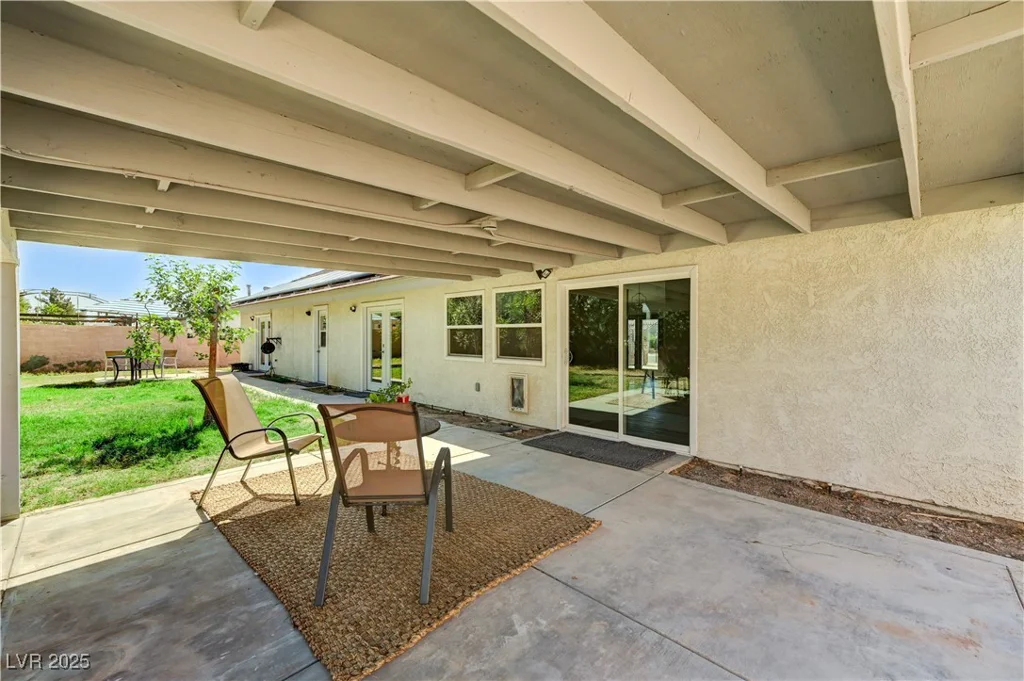 1940 Canterbury, Las Vegas, NV 89119