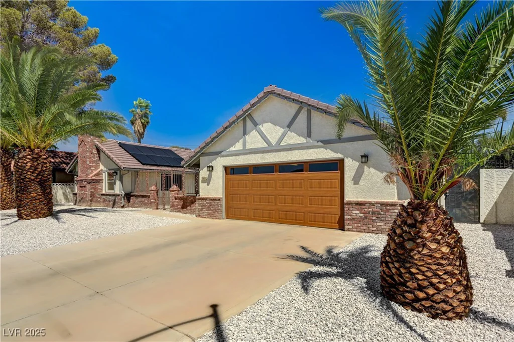 1940 Canterbury, Las Vegas, NV 89119