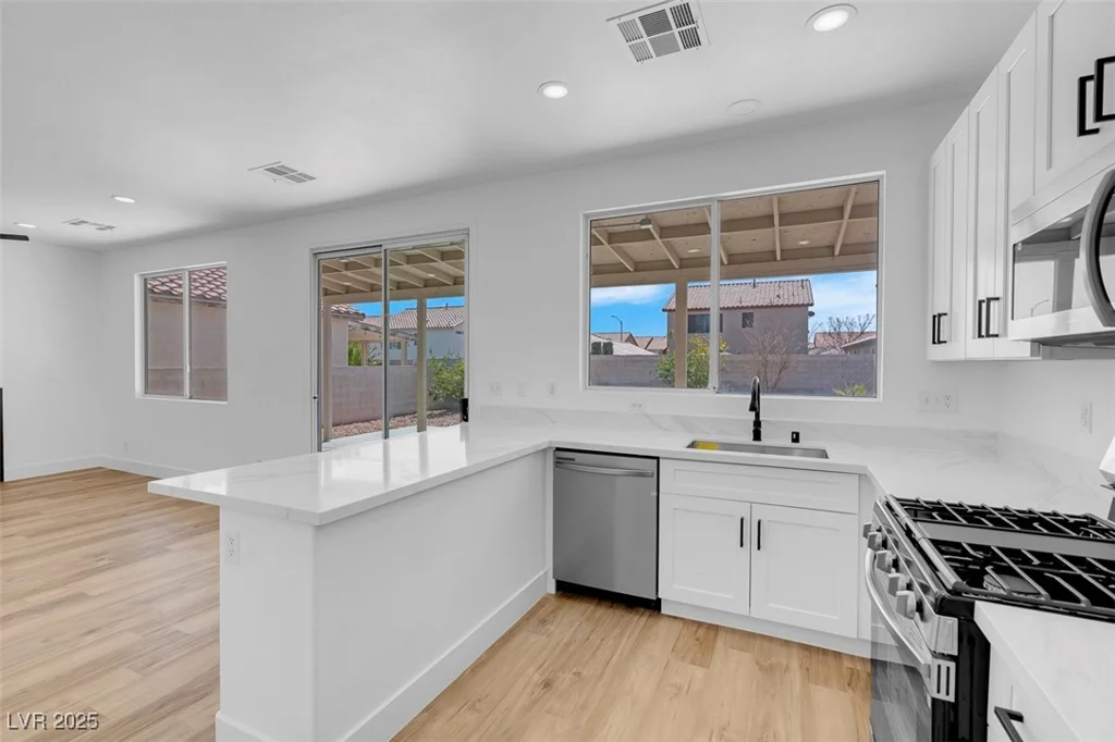 8725 Russet Hills, Las Vegas, NV 89147