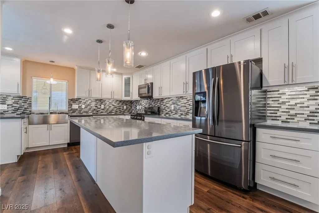 10166 Monks Hood, Las Vegas, NV 89183