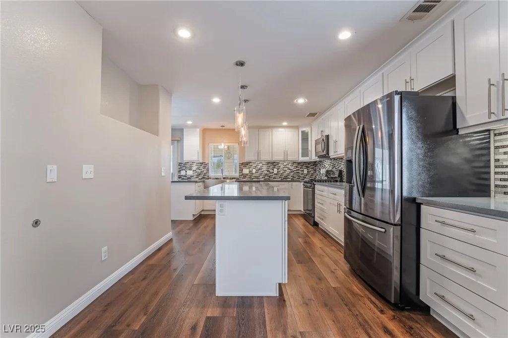 10166 Monks Hood, Las Vegas, NV 89183