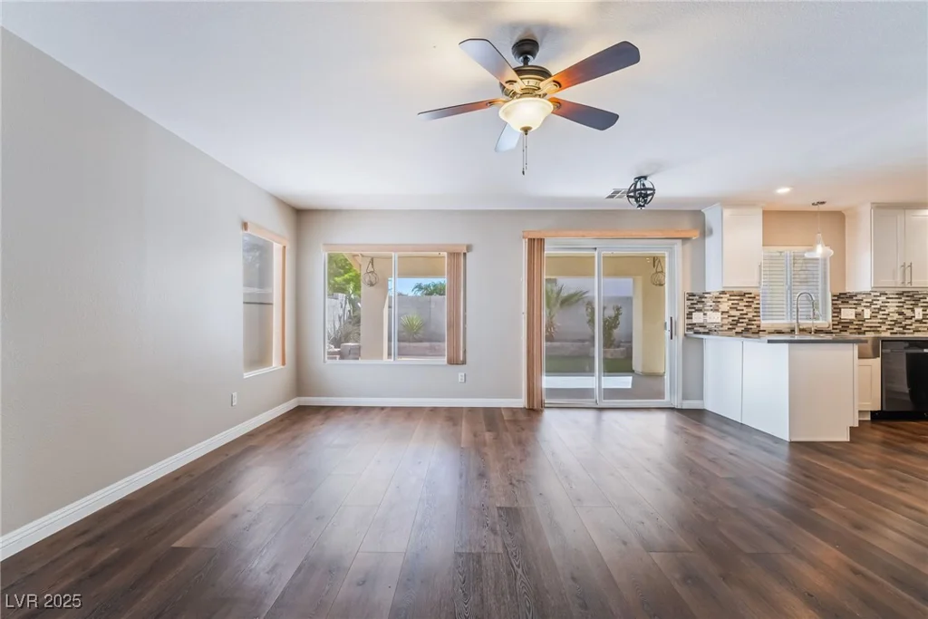 10166 Monks Hood, Las Vegas, NV 89183