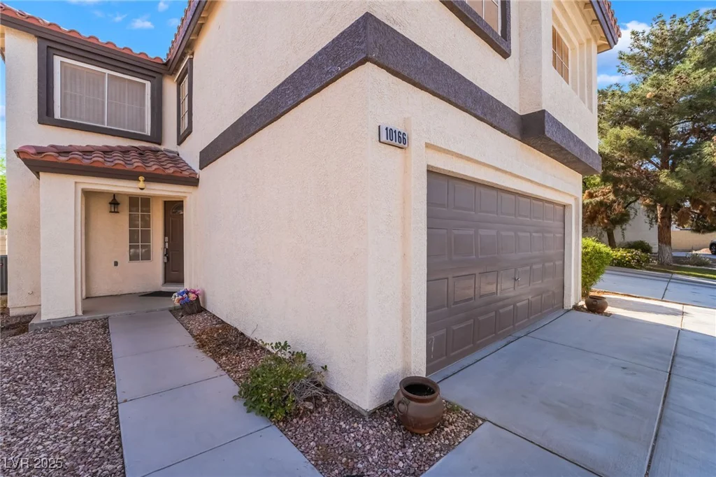 10166 Monks Hood, Las Vegas, NV 89183
