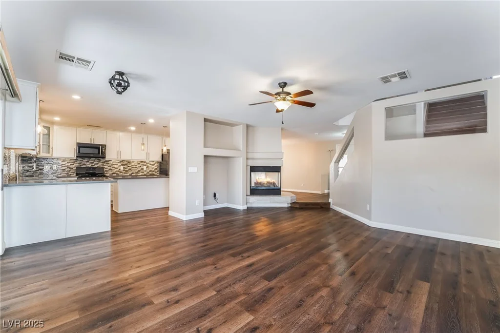 10166 Monks Hood, Las Vegas, NV 89183