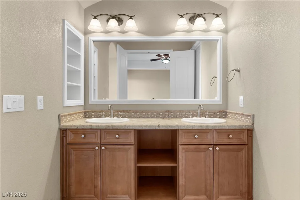 20 Via Visione, Henderson, NV 89011