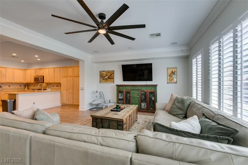 7349 Royal Melbourne, Las Vegas, NV 89131