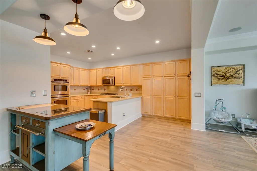 7349 Royal Melbourne, Las Vegas, NV 89131