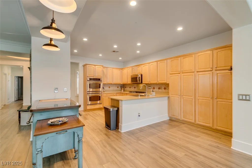 7349 Royal Melbourne, Las Vegas, NV 89131