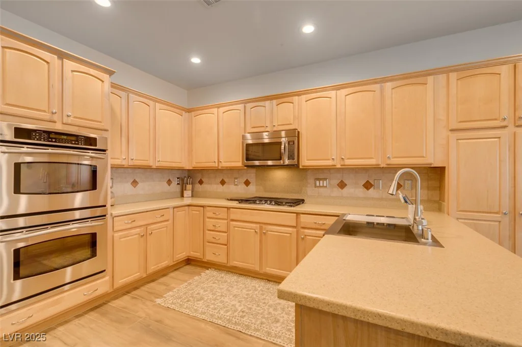 7349 Royal Melbourne, Las Vegas, NV 89131