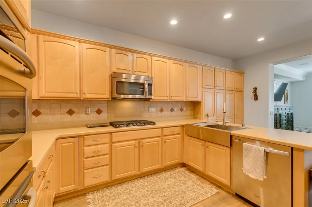 7349 Royal Melbourne, Las Vegas, NV 89131