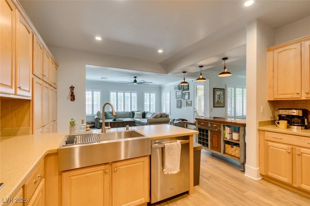 7349 Royal Melbourne, Las Vegas, NV 89131