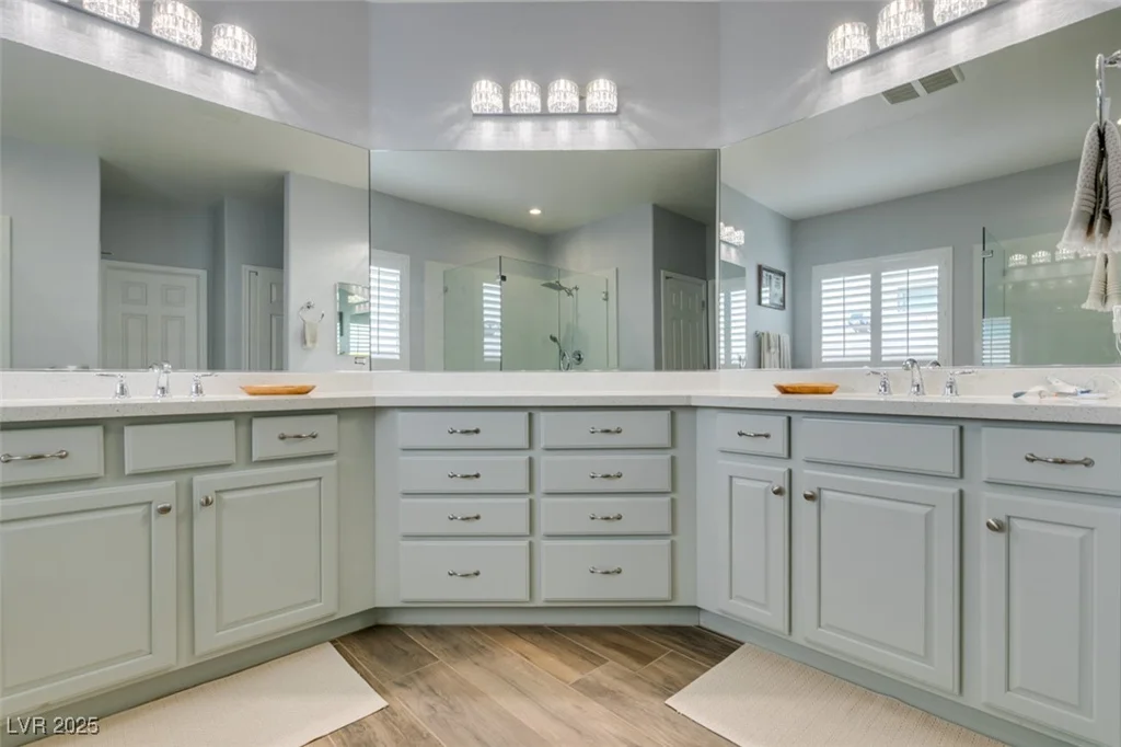 7349 Royal Melbourne, Las Vegas, NV 89131