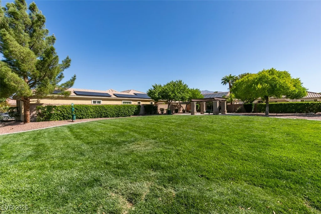 7349 Royal Melbourne, Las Vegas, NV 89131