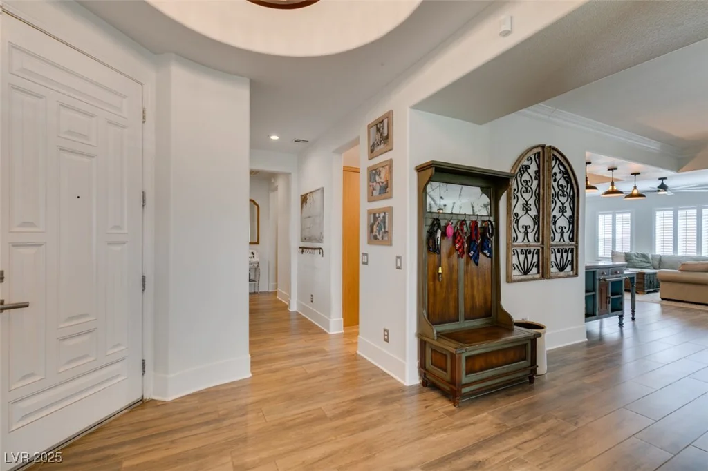 7349 Royal Melbourne, Las Vegas, NV 89131