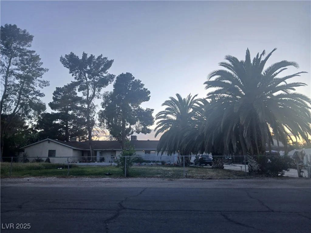5910 Fannine, Las Vegas, NV 89130