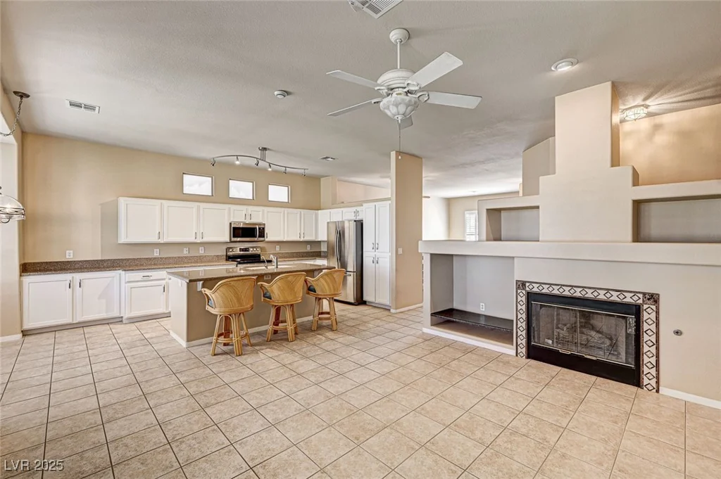 1574 Livingston, Henderson, NV 89012
