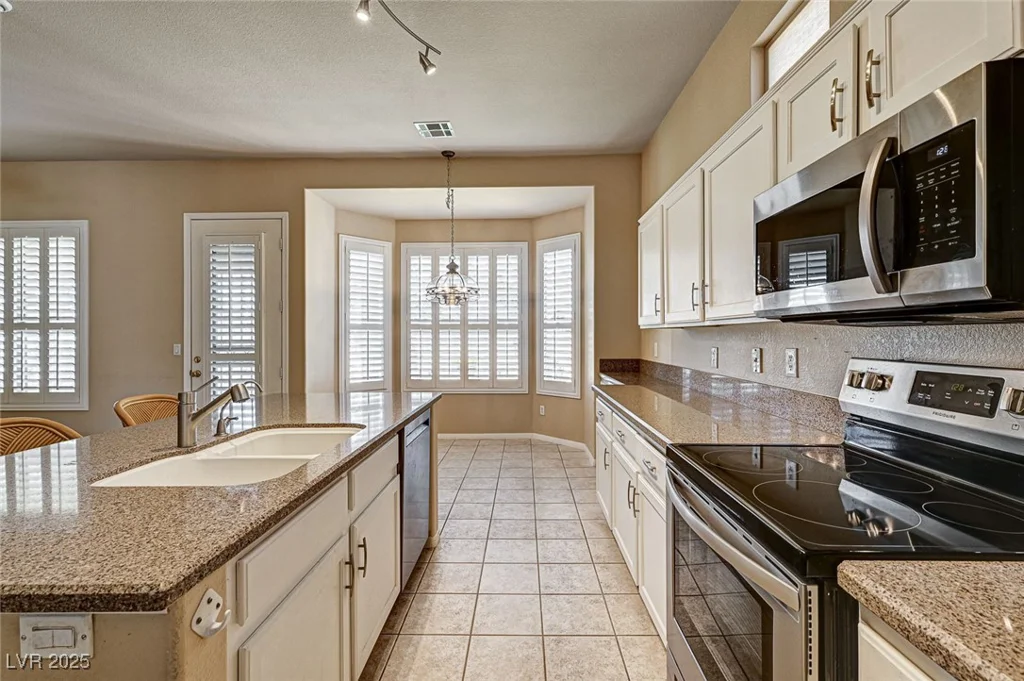 1574 Livingston, Henderson, NV 89012