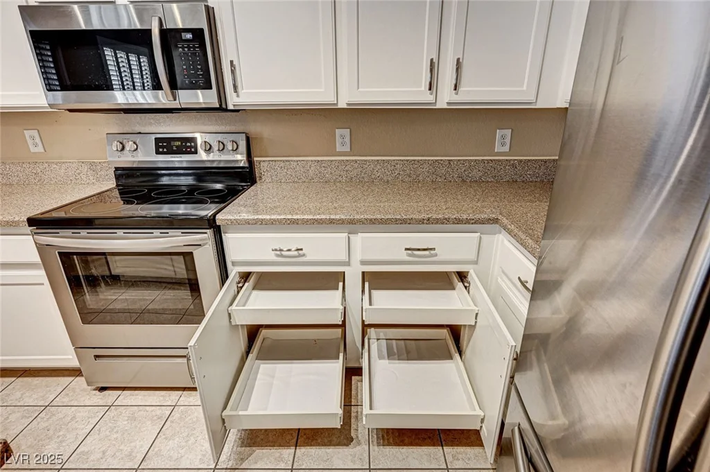 1574 Livingston, Henderson, NV 89012