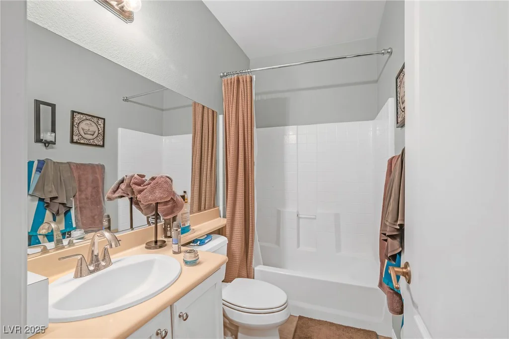 2021 Royal Gardens, North Las Vegas, NV 89084