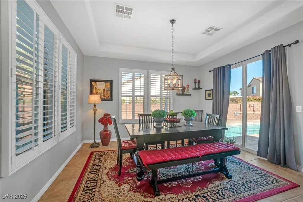 2021 Royal Gardens, North Las Vegas, NV 89084