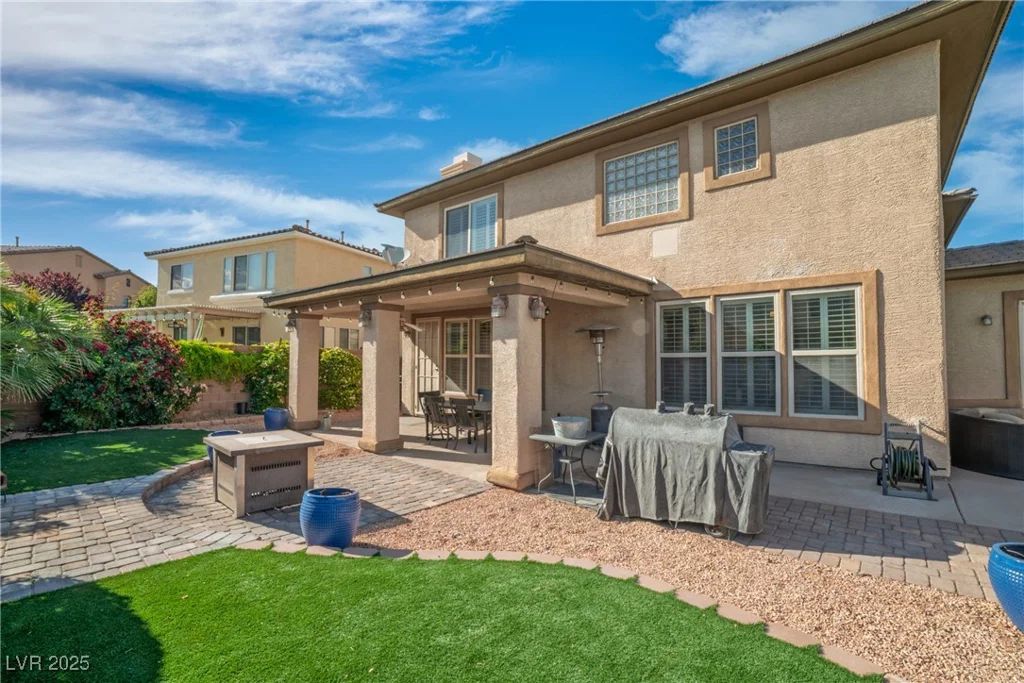 2021 Royal Gardens, North Las Vegas, NV 89084