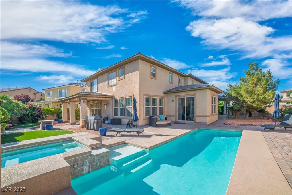 2021 Royal Gardens, North Las Vegas, NV 89084