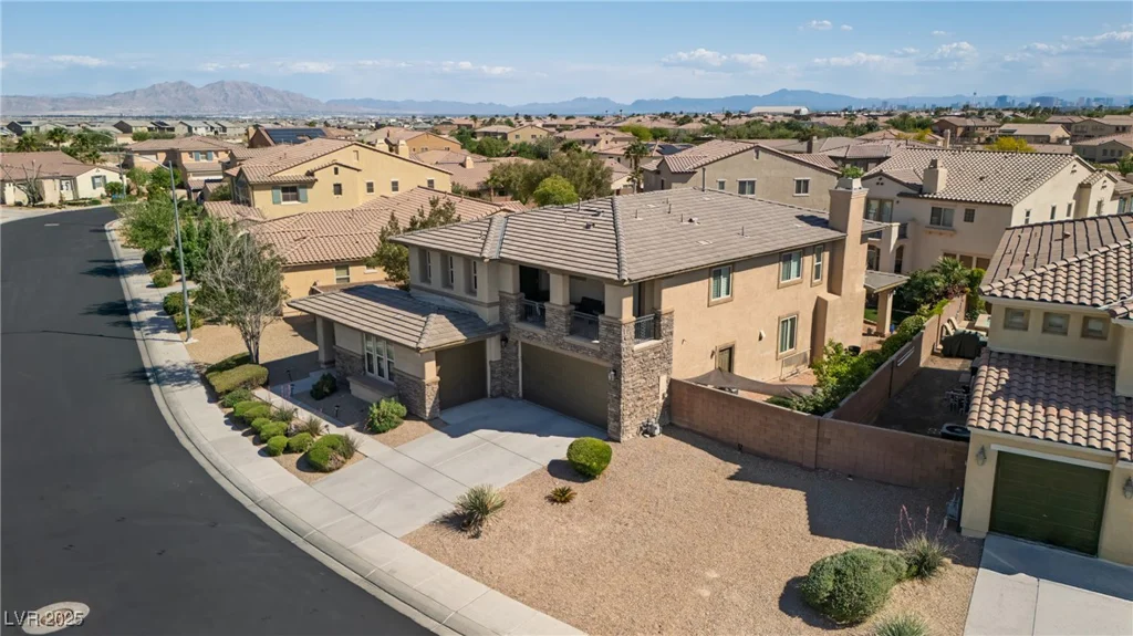 2021 Royal Gardens, North Las Vegas, NV 89084