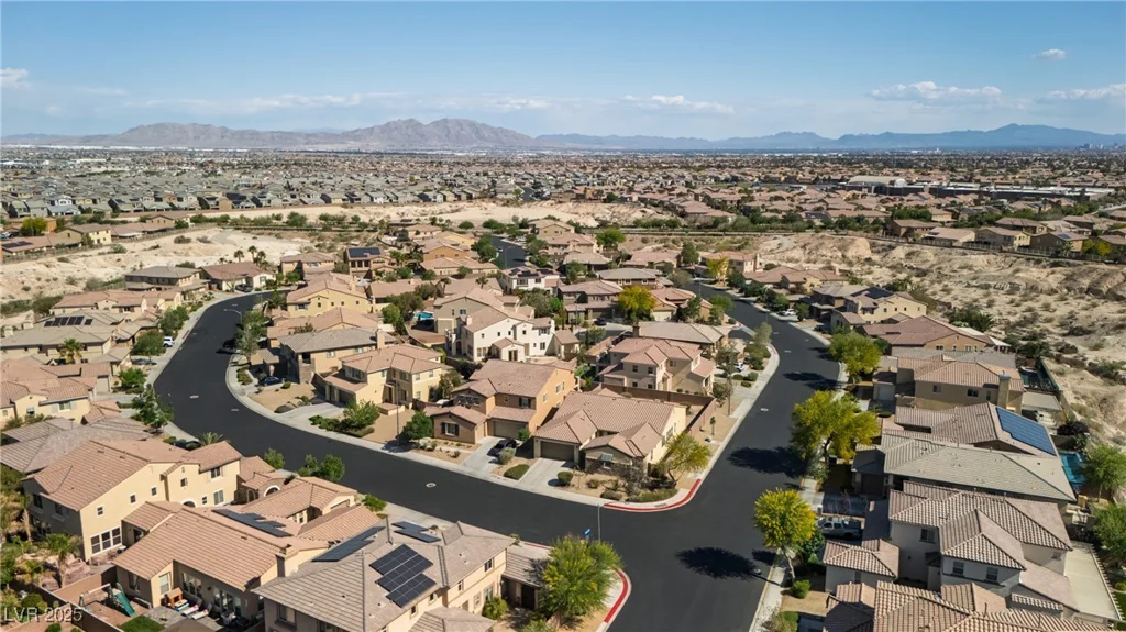 2021 Royal Gardens, North Las Vegas, NV 89084