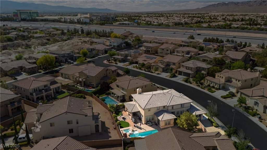 2021 Royal Gardens, North Las Vegas, NV 89084