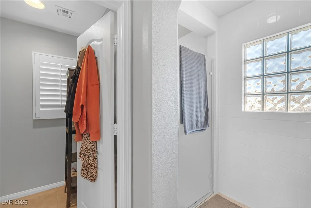 2021 Royal Gardens, North Las Vegas, NV 89084
