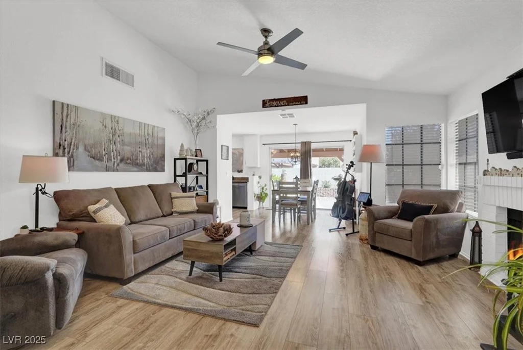 656 Thornewood, Las Vegas, NV 89123