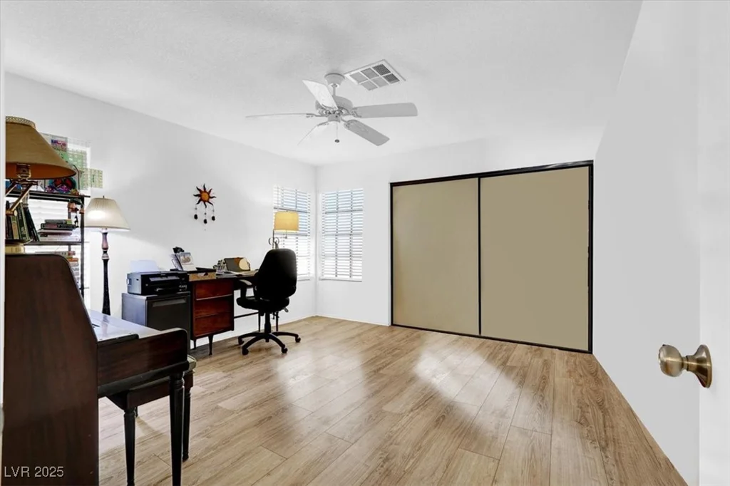 656 Thornewood, Las Vegas, NV 89123