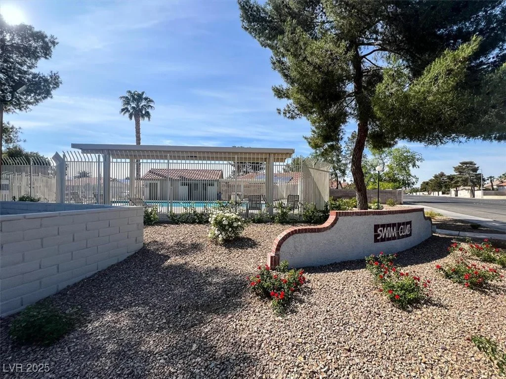 656 Thornewood, Las Vegas, NV 89123
