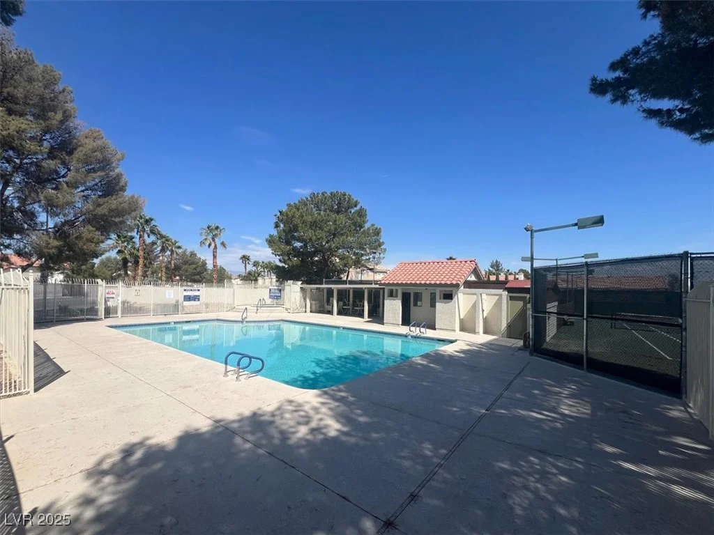 656 Thornewood, Las Vegas, NV 89123