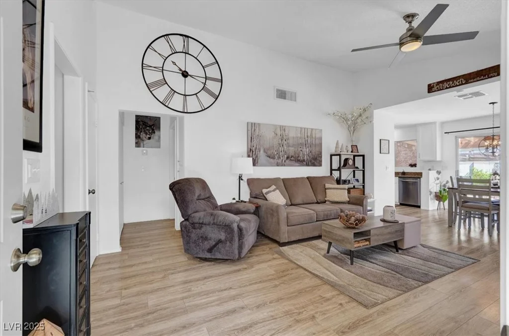 656 Thornewood, Las Vegas, NV 89123